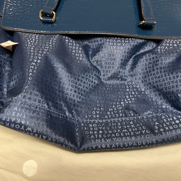 Kate Spade Crocodile skin embossed patent leather Tote - Picture 4 of 7